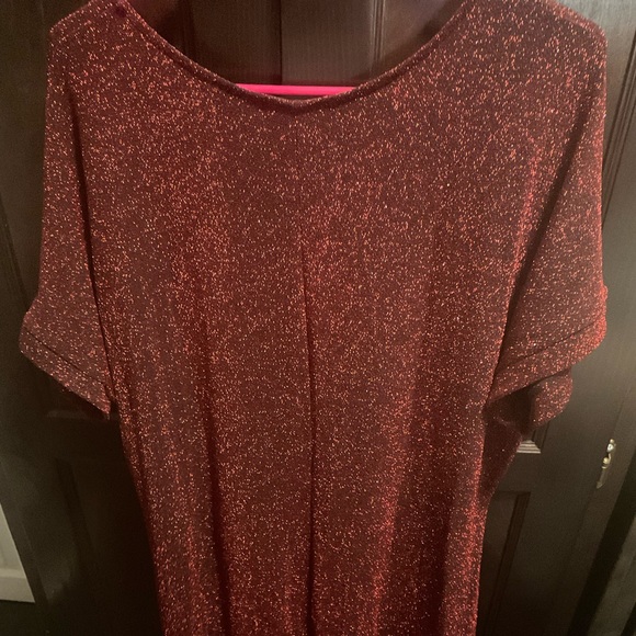 Beautiful shinny red dress size 1x wore once - Picture 6 of 8